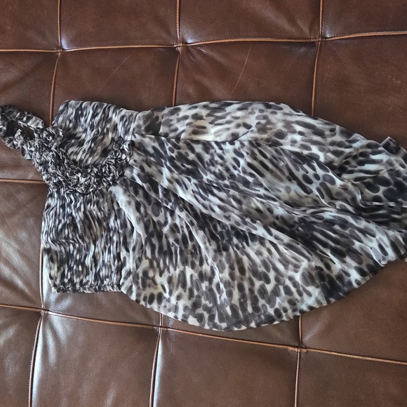 BCBGMaxAzaria One-Shoulder Black and Gray Dress- Size 8 - Picture 14 of 15